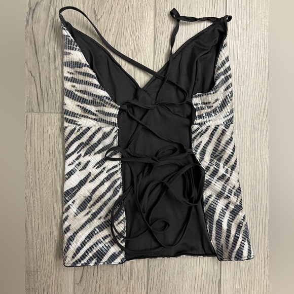 Chic Zebra Print Camisole Top - Picture 2 of 2